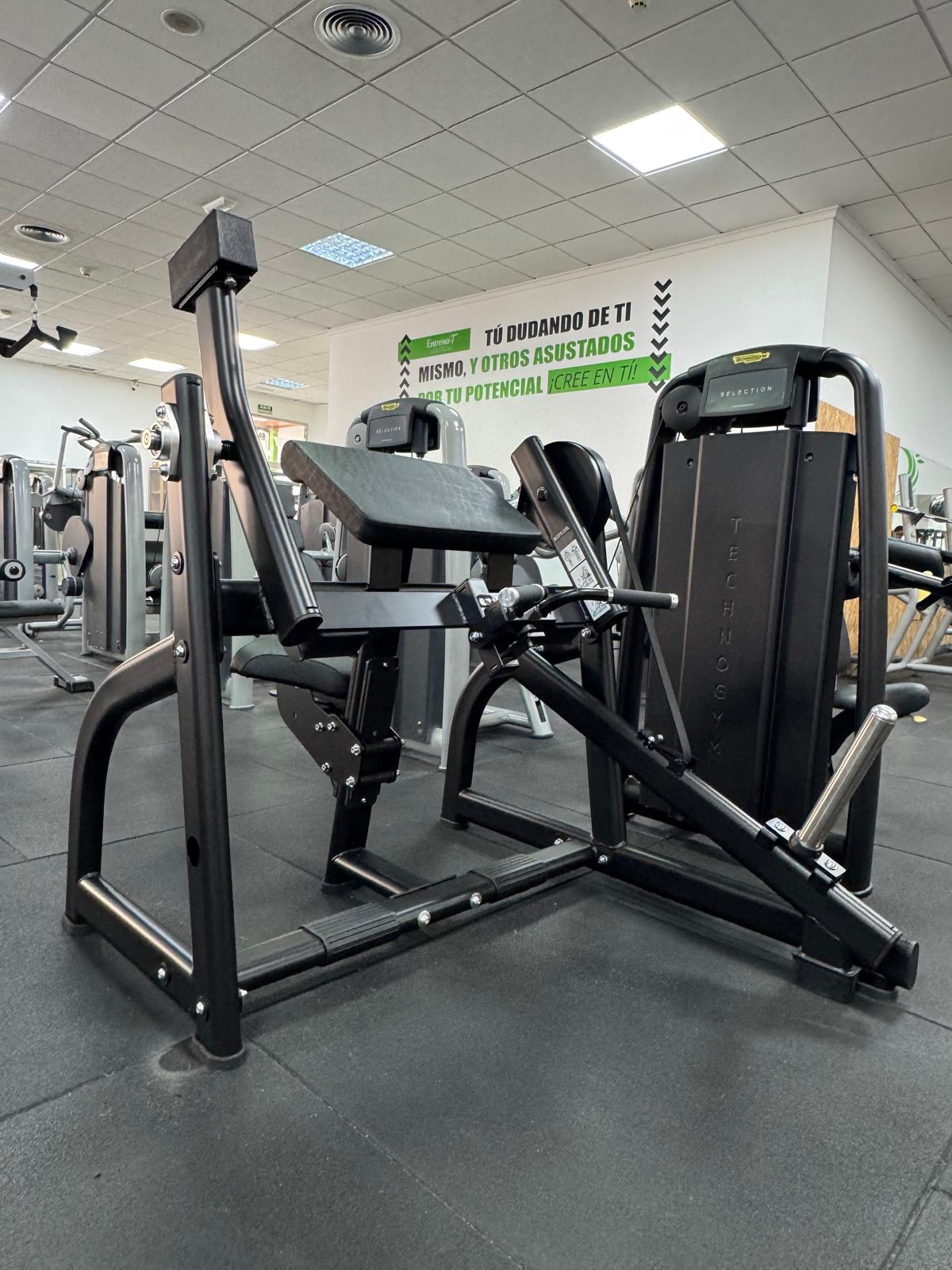 Equipamiento de fitness y cardio en Entrena-T Roquetas de Mar