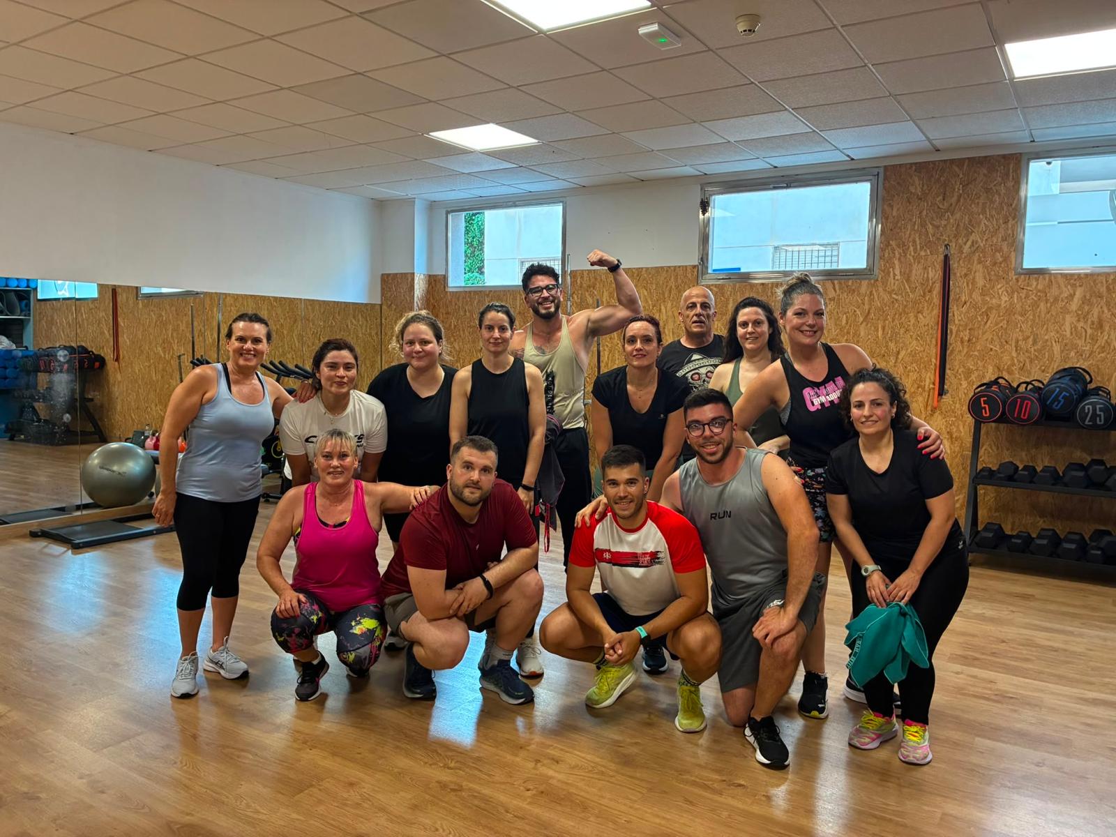 Sesión de actividades dirigidas en Entrena-T Fitness & Wellness